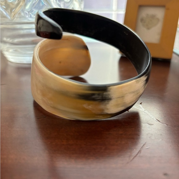Natural Horn Spiral Bracelet - Picture 2 of 4